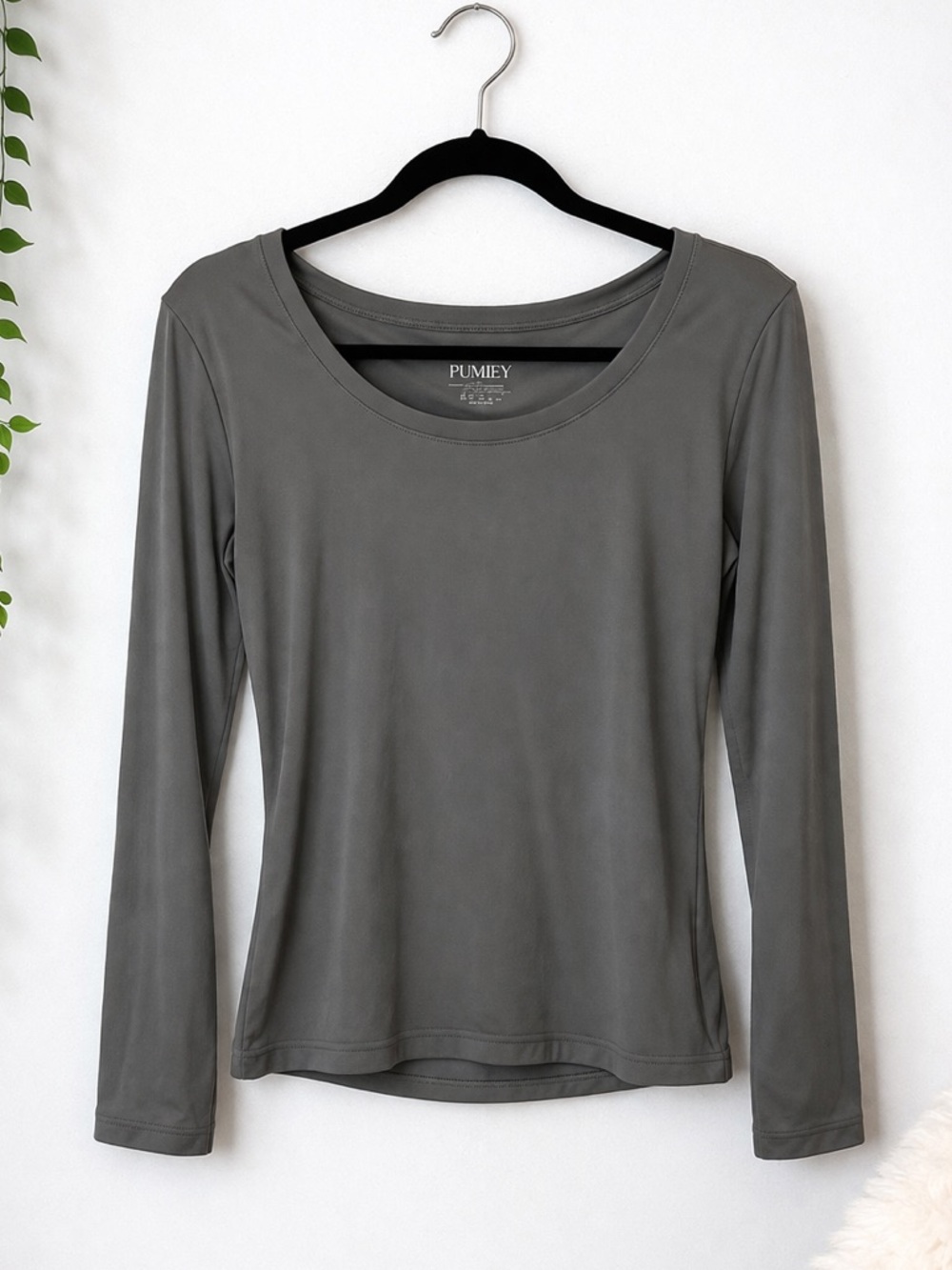 Scoop Neck Long Sleeve Top in Charcoal